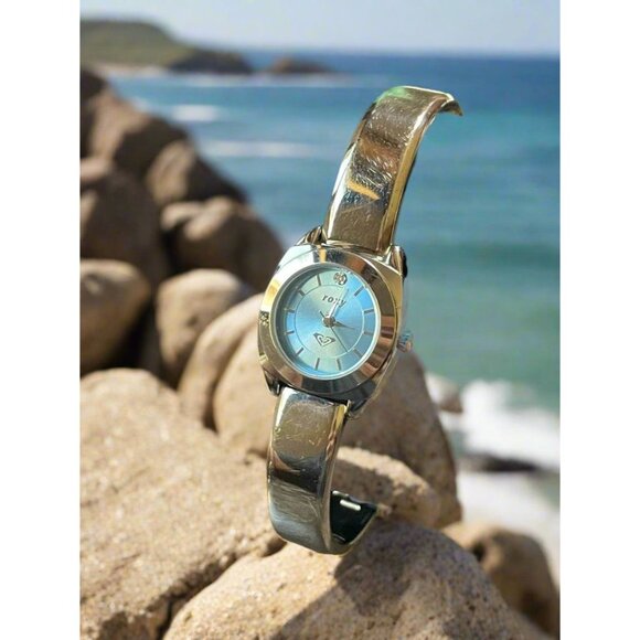 Vintage Roxy Blue Dial Stainless Steel Band Women Watch - Picture 1 of 6